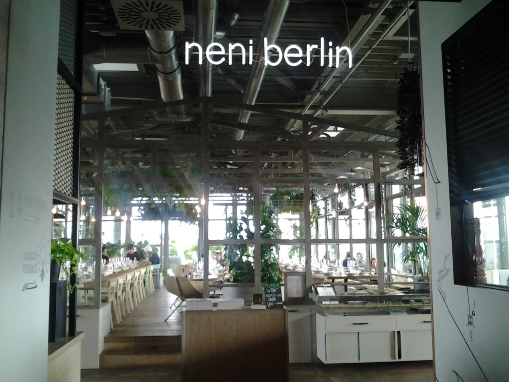 L'ingresso del ristorante Neni Berlin